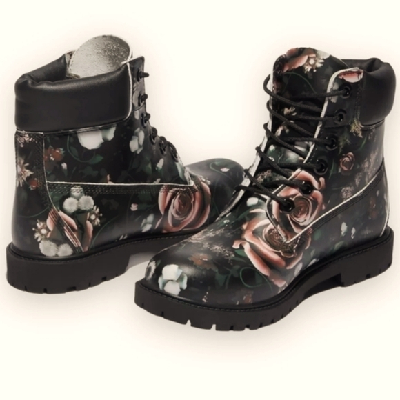 Timberland Waterproof Boots Floral NWB Size 6.5 - Picture 1 of 8